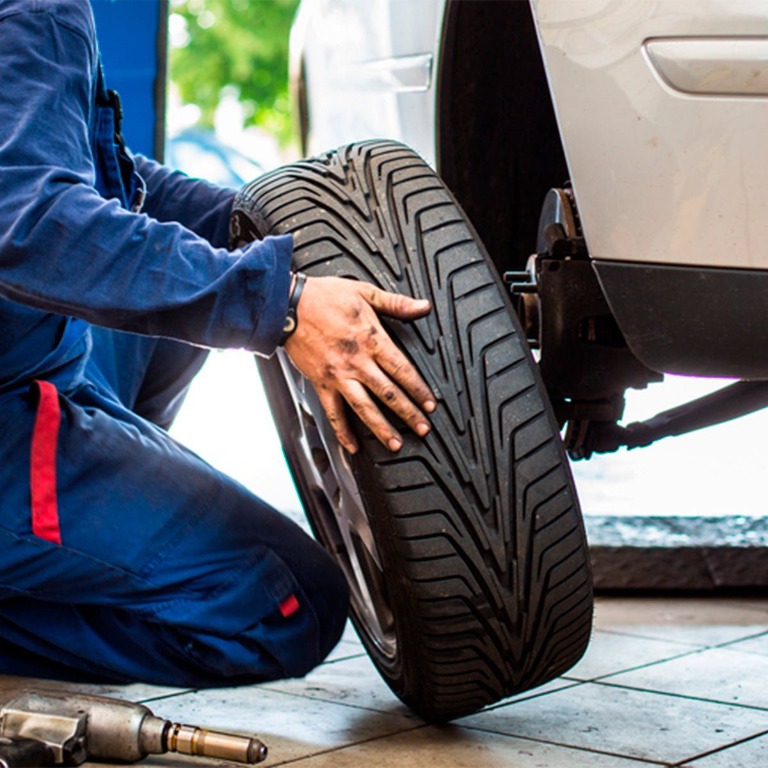 Actual FixMyTyre tyre replacement work in Dubai